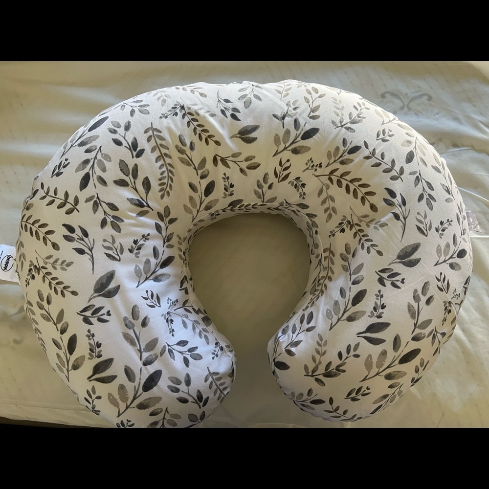 Neutral Leaf Print Nursing Pillow - White & Gray - Picture 3 of 9